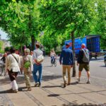 Walkable Neighborhoods: 7 Proven Reasons Why Urban Travelers Choose Them Over Hotels